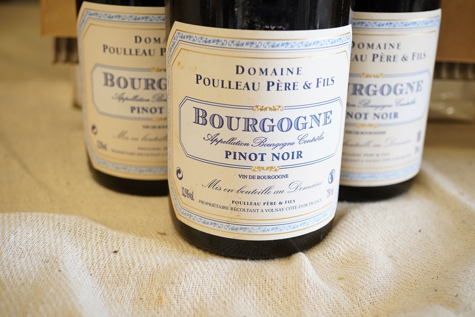 Domaine Poulleau Pere et Fils, Bourgogne Pinot Noir, 2011